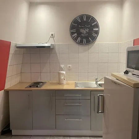 Delherm Apartment *